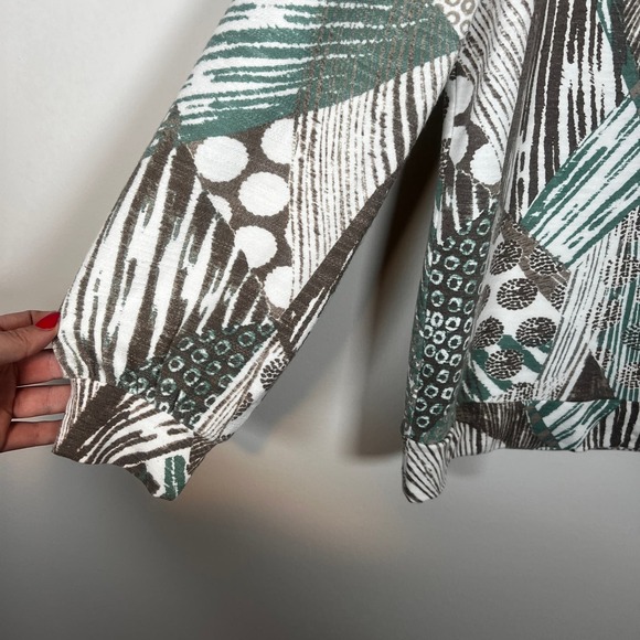 Weekends by Chico's Ray Graph Top 1 M Long Sleeve Printed Casual Alpine Green - Picture 5 of 10